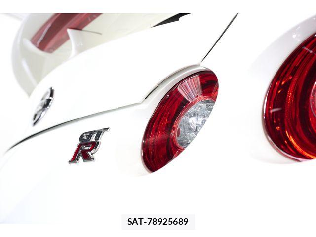 Nissan GT-R 2018-07 7327267-27