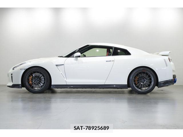Nissan GT-R 2018-07 7327267-4