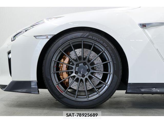 Nissan GT-R 2018-07 7327267-5