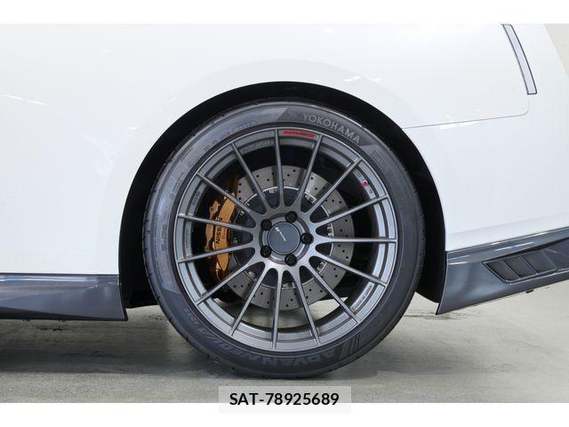Nissan GT-R 2018-07 7327267-6