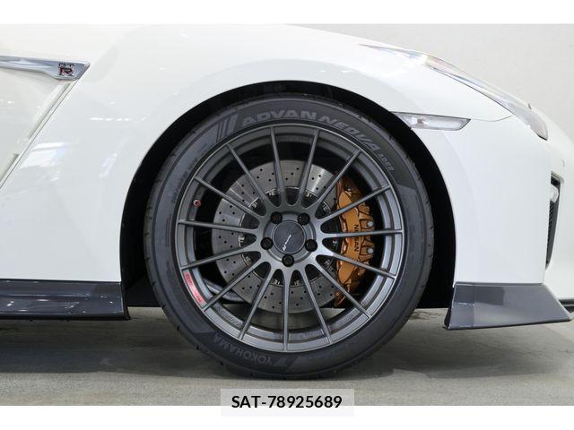 Nissan GT-R 2018-07 7327267-8