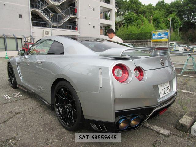 Nissan GT-R 2020-01 7357914-2