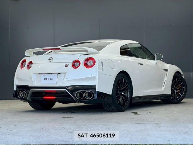 Nissan GT-R 2020-03 8035750-1