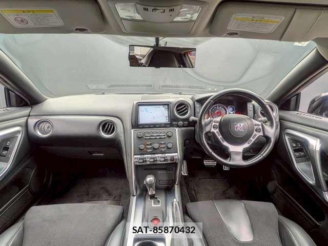 Nissan GT-R 2009-03 8073871-5