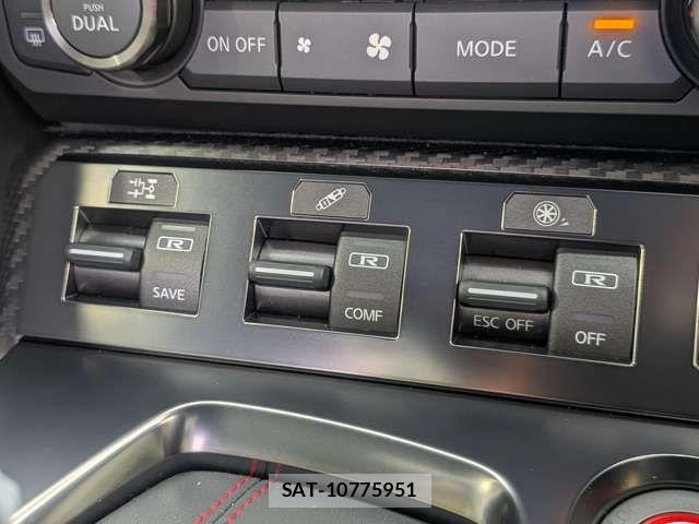 Nissan GT-R 2026-07 8099349-10