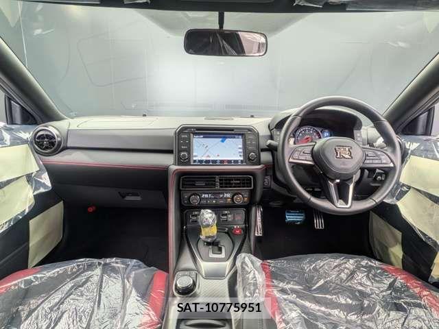 Nissan GT-R 2026-07 8099349-5