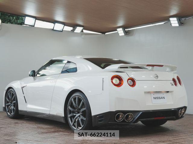 Nissan GT-R 2015-07 8130319-18