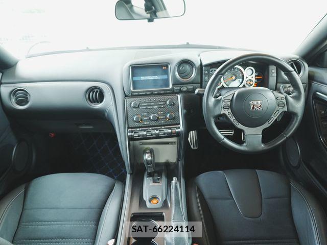 Nissan GT-R 2015-07 8130319-1