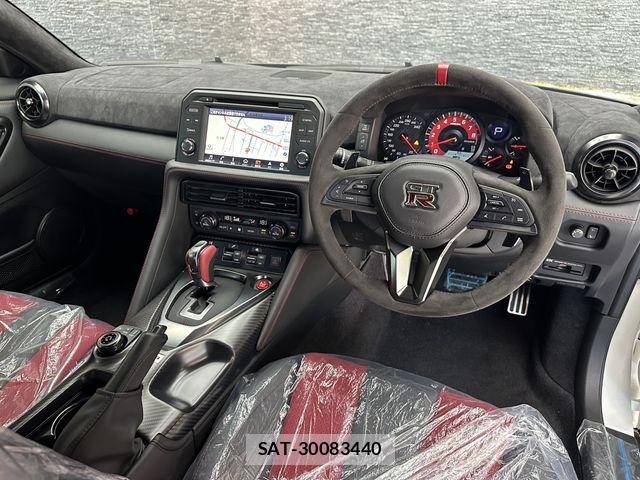 Nissan GT-R 2022-07 8245283-1
