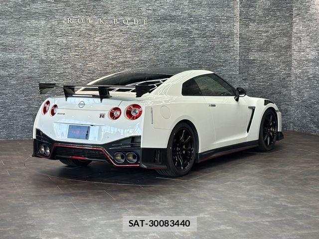 Nissan GT-R 2022-07 8245283-2