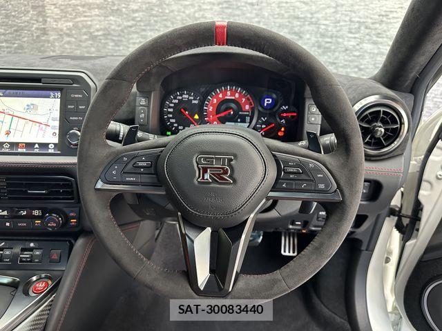 Nissan GT-R 2022-07 8245283-7