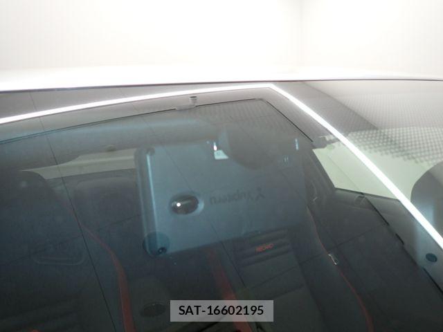 Nissan GT-R 2023-11 8314618-9