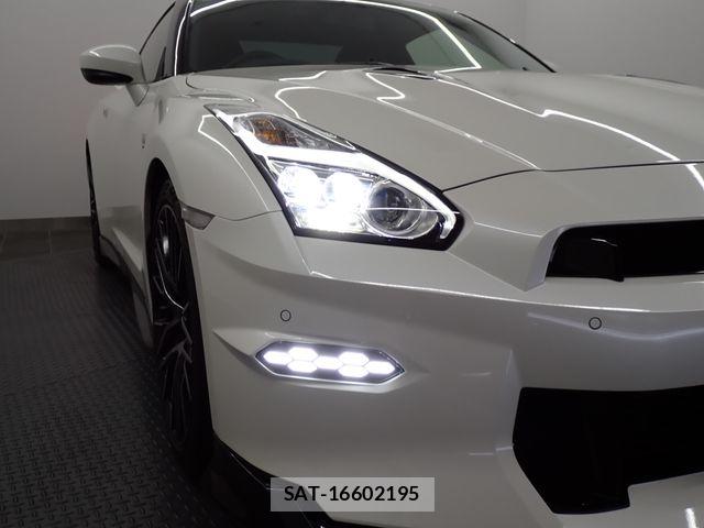 Nissan GT-R 2023-11 8314618-10