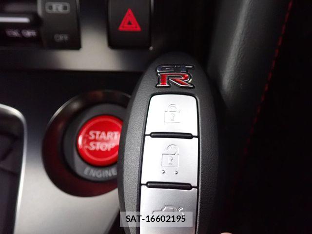 Nissan GT-R 2023-11 8314618-11