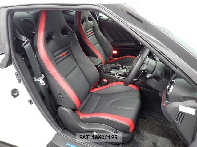 Nissan GT-R 2023-11 8314618-19