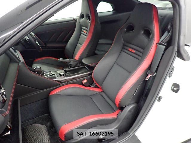 Nissan GT-R 2023-11 8314618-23