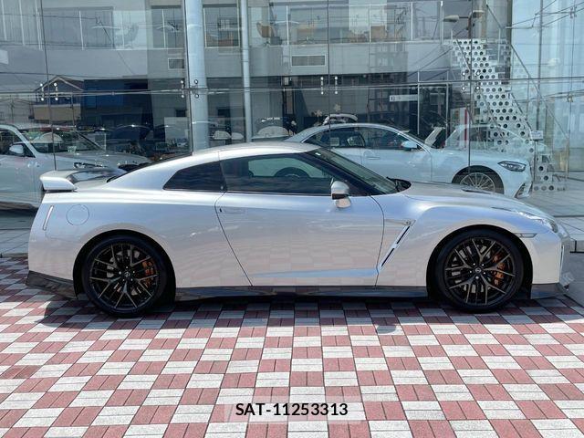 Nissan GT-R 2017-04 8335972-16