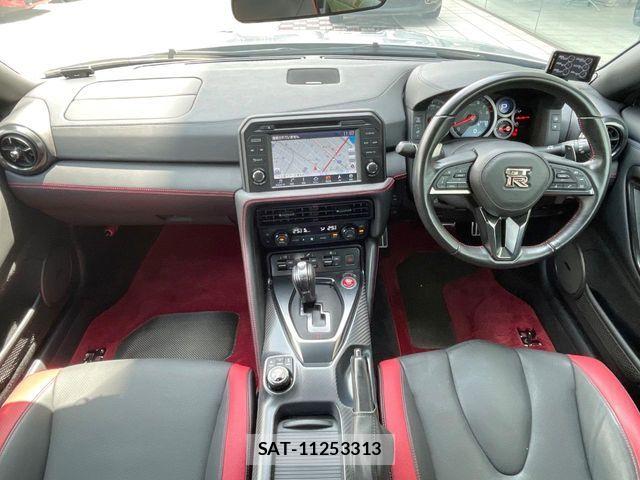 Nissan GT-R 2017-04 8335972-1