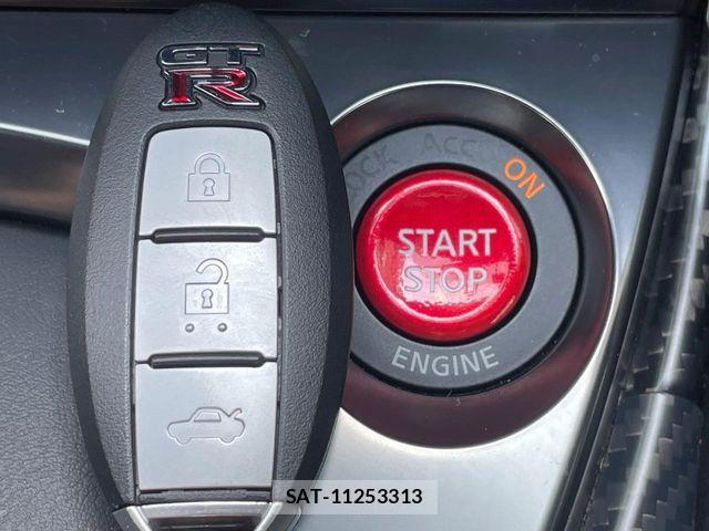 Nissan GT-R 2017-04 8335972-5