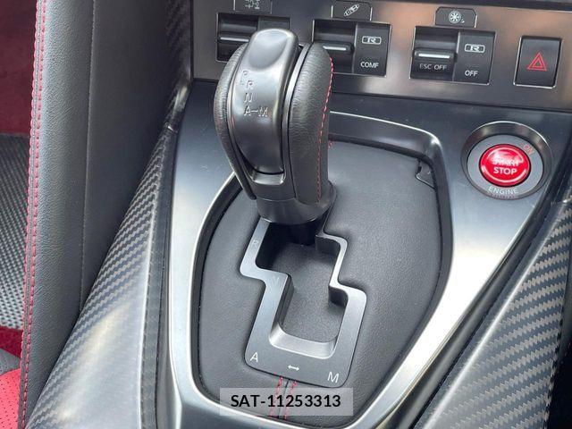 Nissan GT-R 2017-04 8335972-8