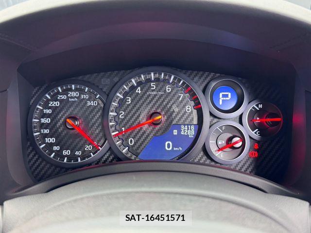 Nissan GT-R 2024-12 8525028-16