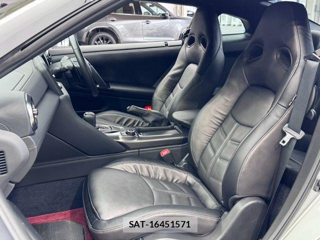 Nissan GT-R 2024-12 8525028-26