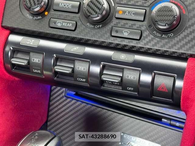 Nissan GT-R 2012-03 8742425-17