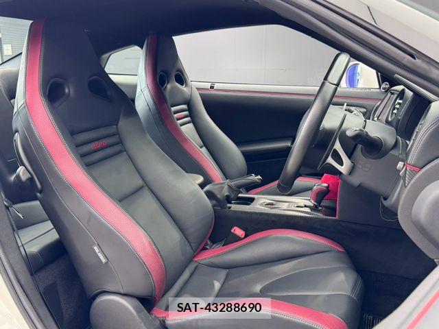 Nissan GT-R 2012-03 8742425-3