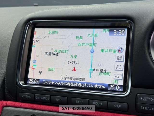 Nissan GT-R 2012-03 8742425-7