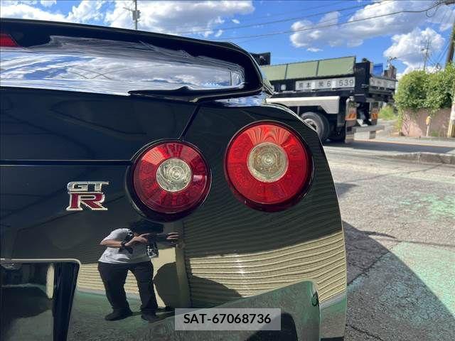 Nissan GT-R 2012-04 8780415-9
