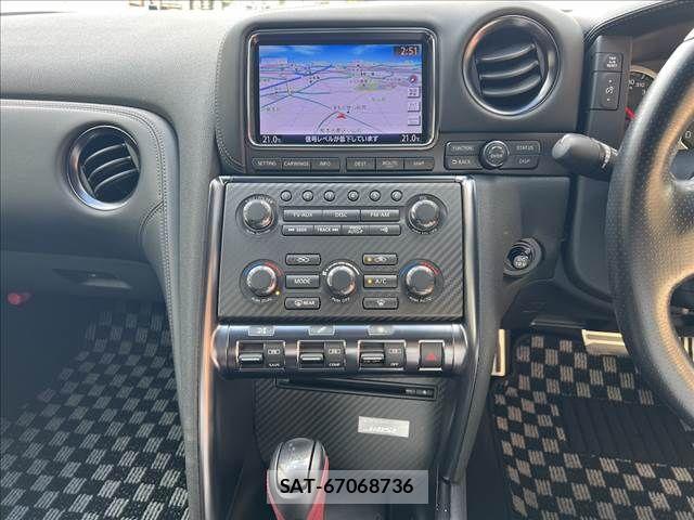 Nissan GT-R 2012-04 8780415-15