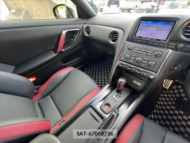 Nissan GT-R 2012-04 8780415-19