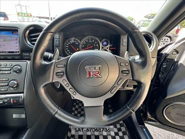Nissan GT-R 2012-04 8780415-22