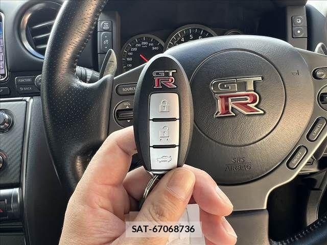 Nissan GT-R 2012-04 8780415-25