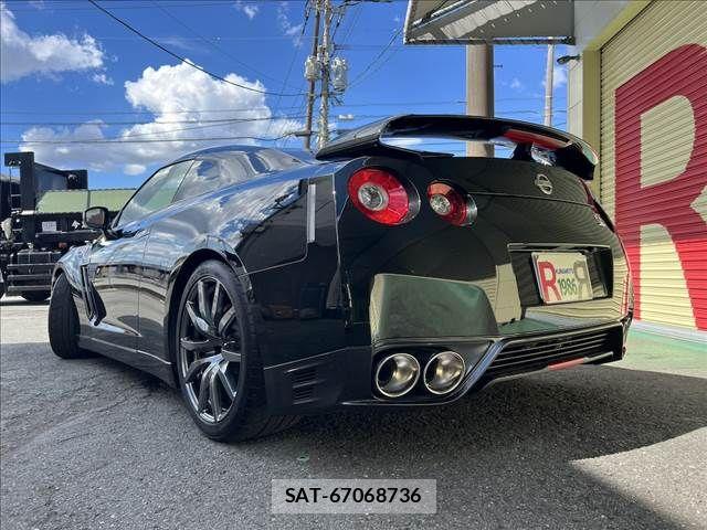 Nissan GT-R 2012-04 8780415-4