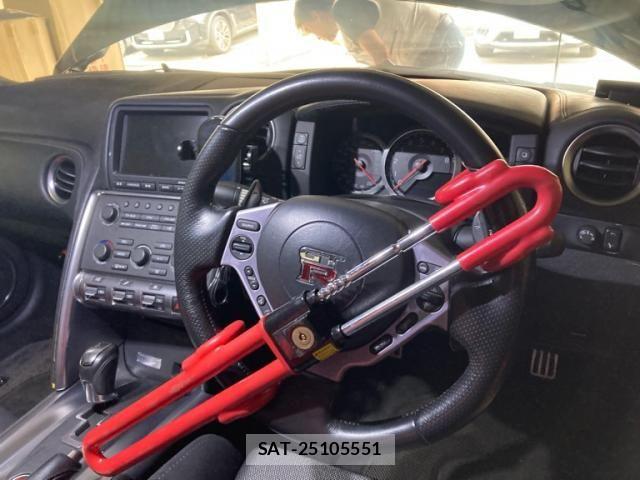 Nissan GT-R 2008-01 8879937-11