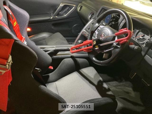 Nissan GT-R 2008-01 8879937-13