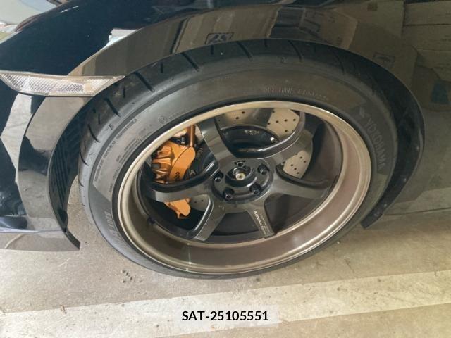 Nissan GT-R 2008-01 8879937-3