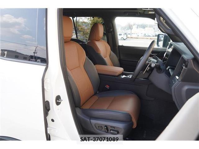 Lexus GX 2025-09 4382745-2