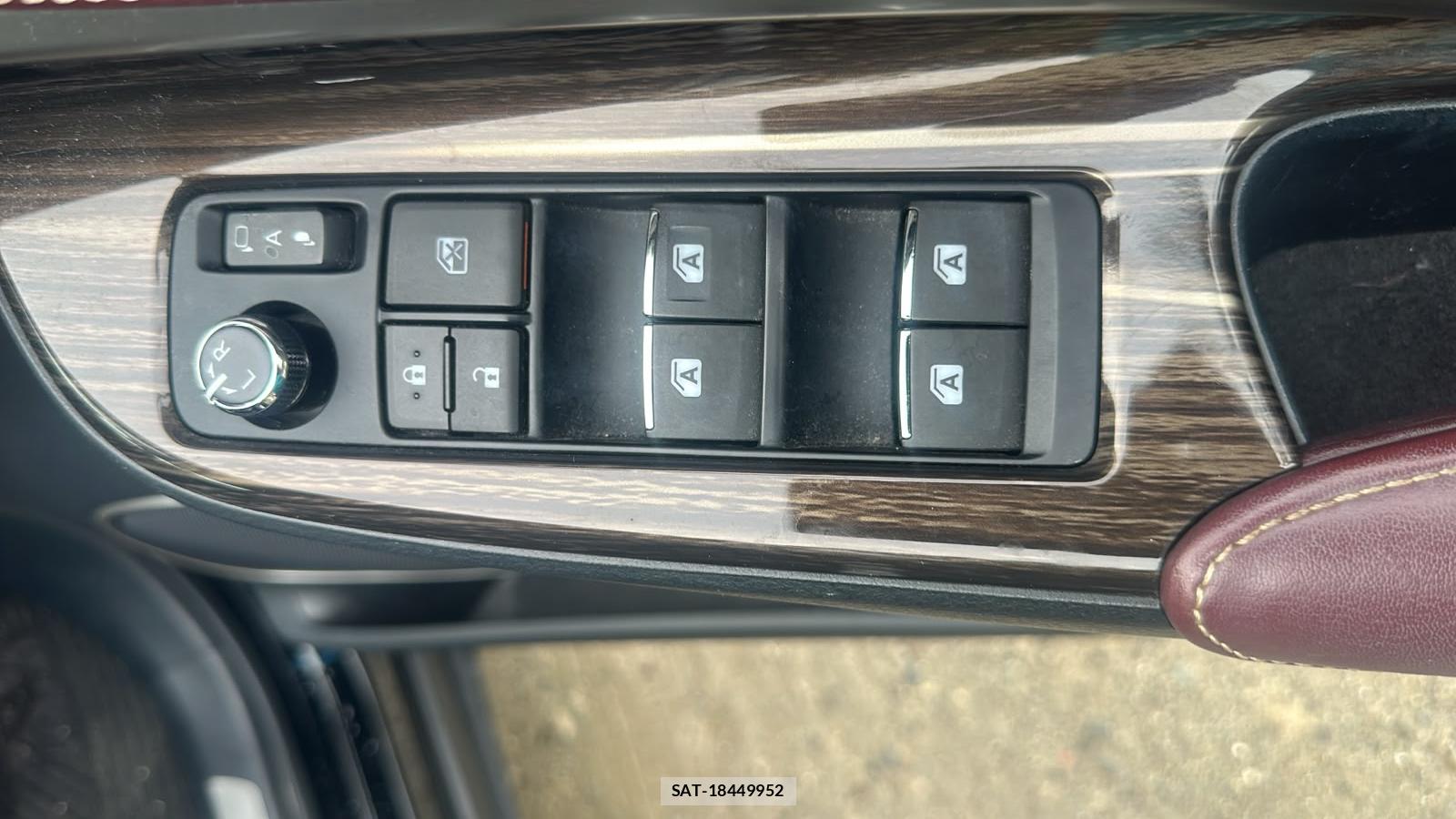 Toyota HARRIER 2015-11 8697174-19