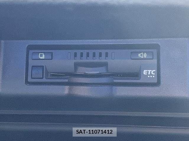 Toyota HARRIER 2017-06 648509-5
