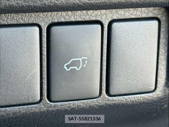 Toyota HARRIER 2017-11 4593135-20