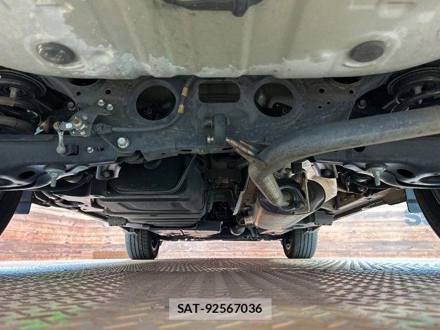 Toyota HARRIER 2017-07 5868619-18