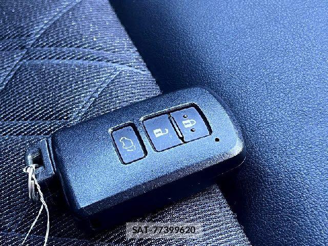 Toyota HARRIER 2018-02 6676104-19