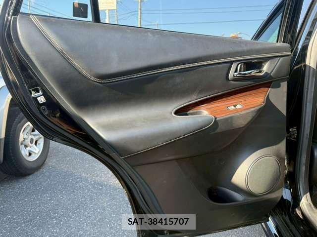 Toyota HARRIER 2017-02 6683789-16