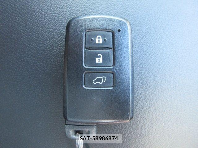 Toyota HARRIER 2015-08 6716219-27