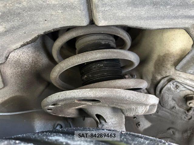 Toyota HARRIER 2016-12 6905877-19