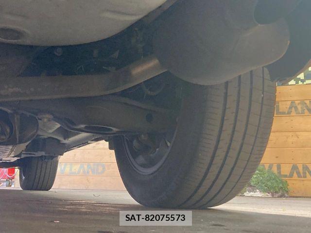 Toyota HARRIER 2017-09 6993902-19