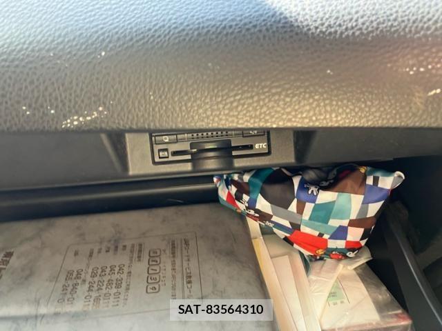 Toyota HARRIER 2013-12 6993914-21