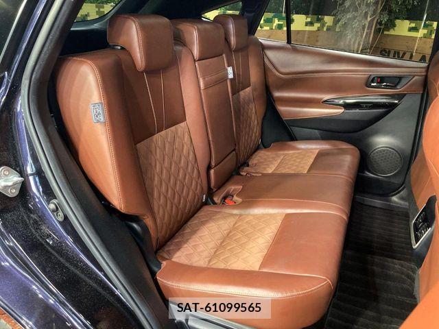 Toyota HARRIER 2017-08 6993905-9